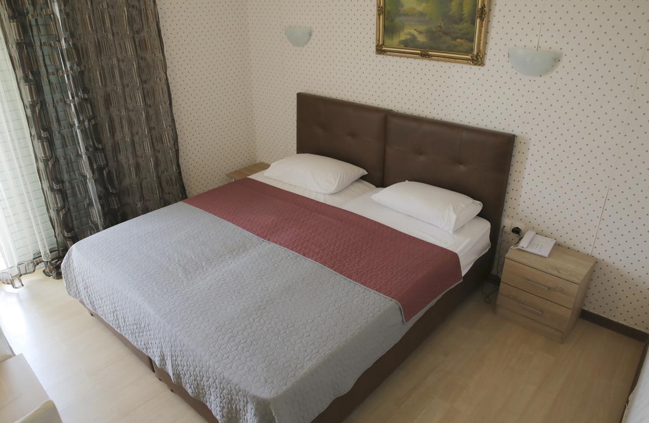 Hotel Anesi Atene Esterno foto